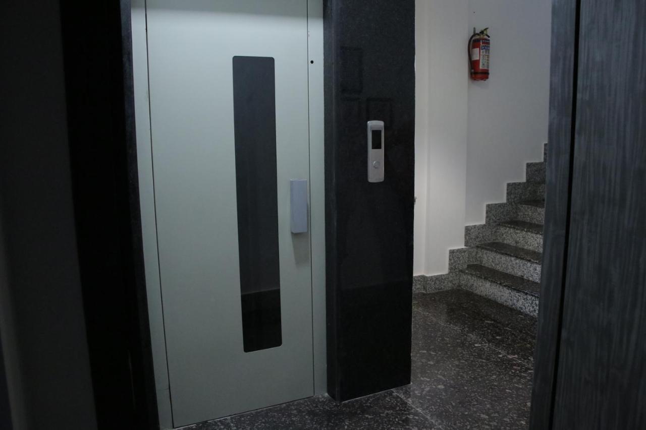 La Cresta Inn Калькутта Экстерьер фото