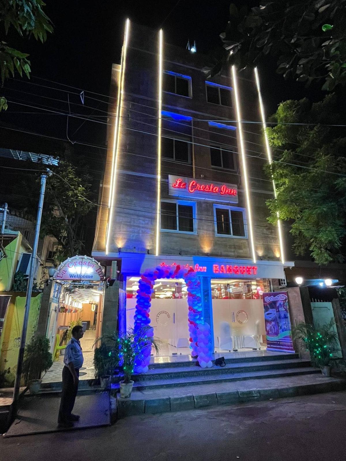 La Cresta Inn Калькутта Экстерьер фото